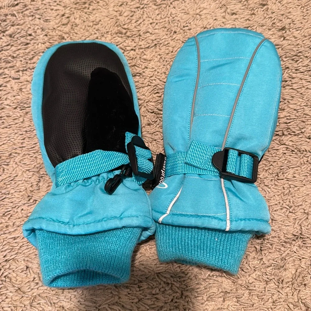 Champion kids snow mittens size 4/7
